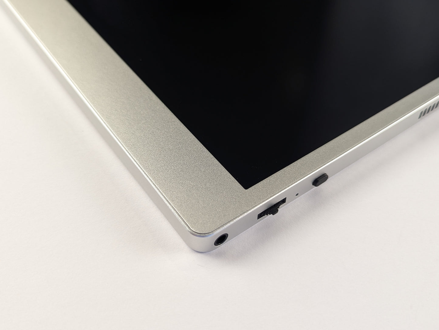 Ubo Limited Edition 4K Portable Display