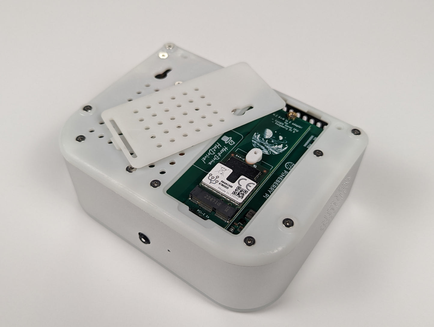 Ubo HAB: PCIe 3.0 M.2 M-Key/B+M-Key Adapter for Raspberry Pi 5