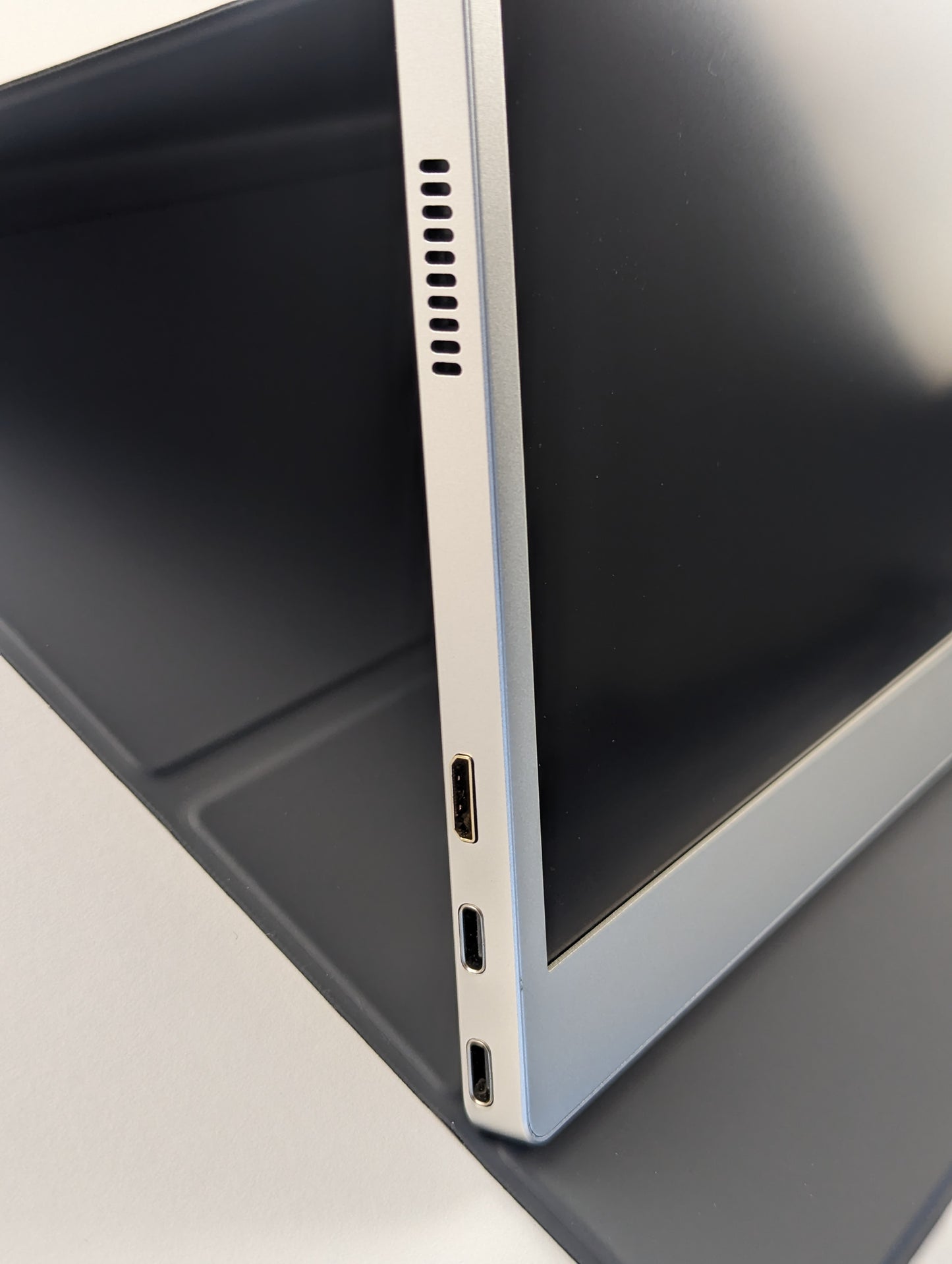 Ubo Limited Edition 4K Portable Display